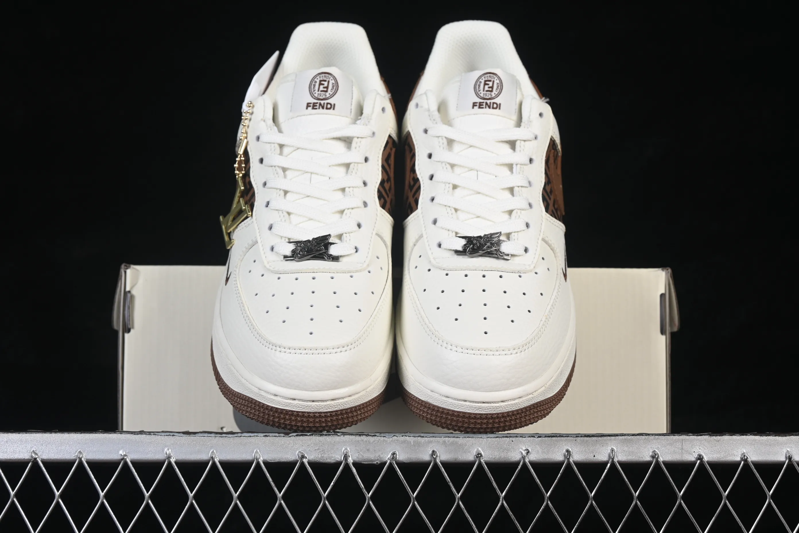 All categories Nk Air Force 1 Air Force series Nk Air Force 1 Low Air Force low top Nike Air Force 1'07 Low Fendi co-branded retro white and brown Air Force 1 low top casual sneakers XY9025-017